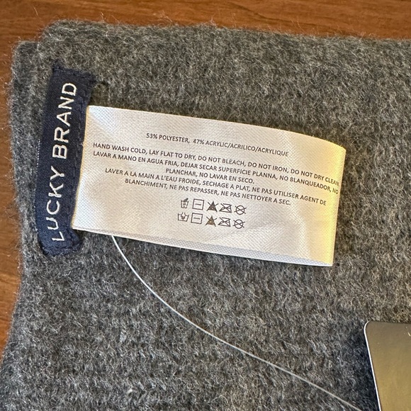 Lucky Brand SOFT Gray Thick Acrylic Oversized Knit Blanket Scarf Wrap OSFM - Picture 6 of 8